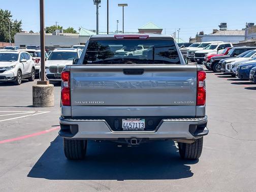 Sterling Gray Metallic 2023 Chevrolet Silverado 1500 Custom