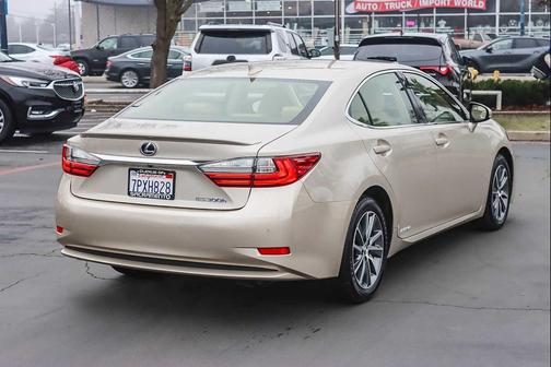 2016 Lexus ES 300h Base