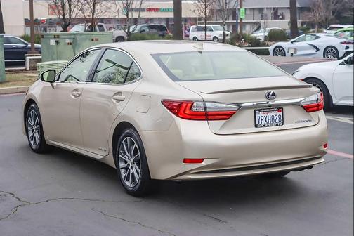 2016 Lexus ES 300h Base