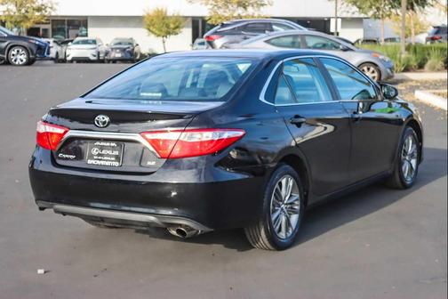 2017 Toyota Camry SE