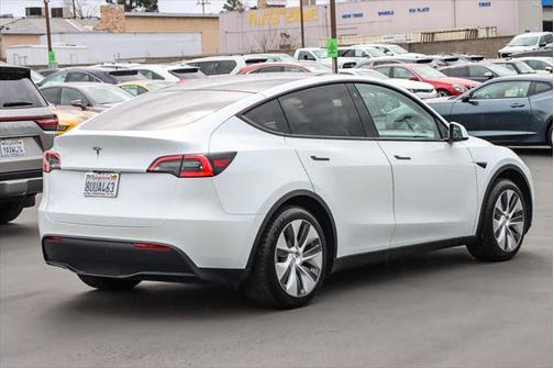 2021 Tesla Model Y Standard Range Rear-Wheel Drive