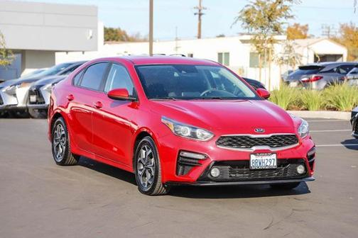 Photo 3 of 32 of 2019 Kia Forte LXS
