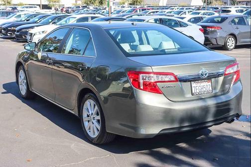 2014 Toyota Camry Hybrid XLE