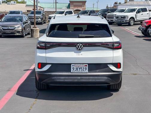 Pure White 2023 Volkswagen ID.4 Pro