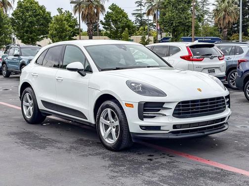 White 2019 Porsche Macan Macan