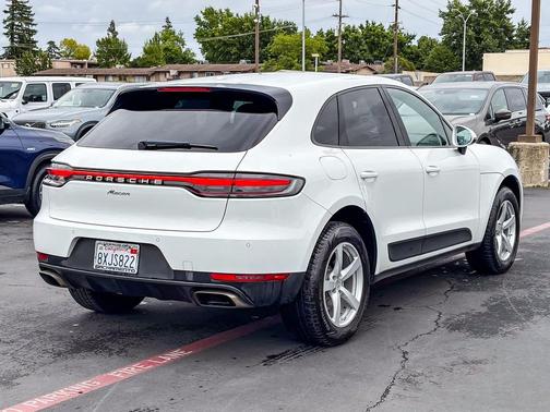 White 2019 Porsche Macan Macan