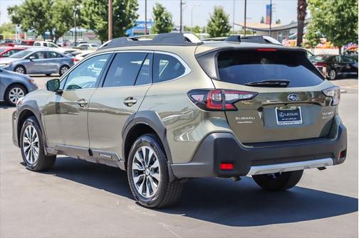 2024 Subaru Outback Touring XT