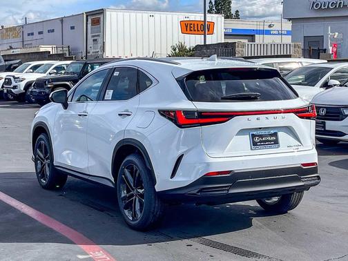 2026 Lexus NX 450h+ Luxury