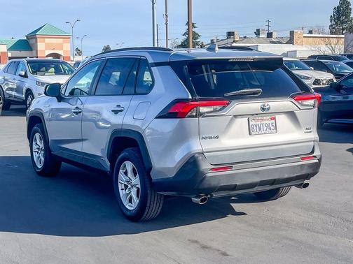 2021 Toyota RAV4 Hybrid XLE