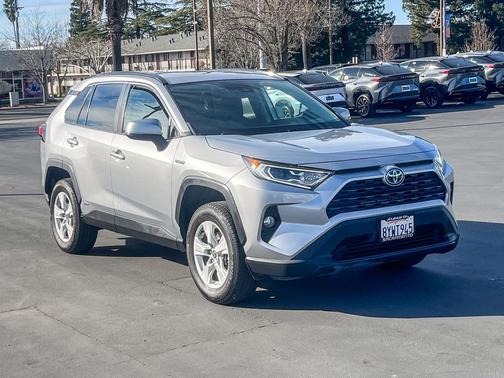 2021 Toyota RAV4 Hybrid XLE