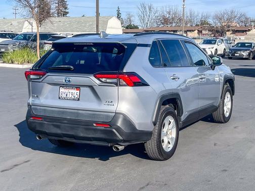 2021 Toyota RAV4 Hybrid XLE