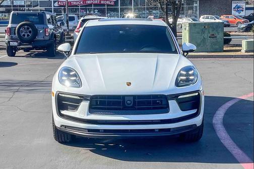 2024 Porsche Macan AWD