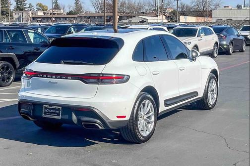2024 Porsche Macan AWD