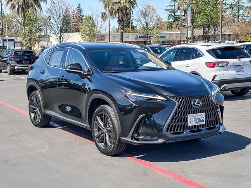 2023 Lexus NX 450h+ Luxury