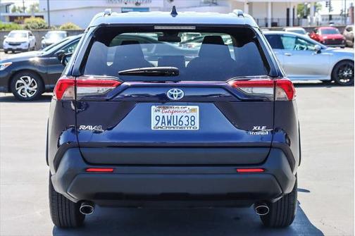 2022 Toyota RAV4 Hybrid XLE