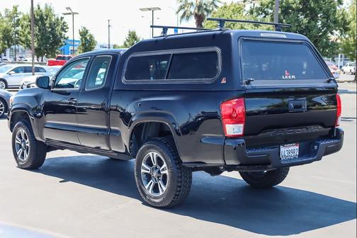 2018 Toyota Tacoma SR