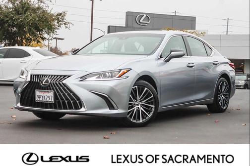 2025 Lexus ES 300h Base