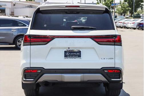 2025 Lexus LX 700h Luxury