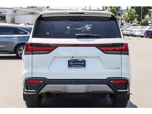 2025 Lexus LX 700h Luxury
