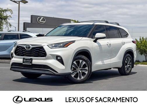 Blizzard Pearl 2021 Toyota Highlander XLE