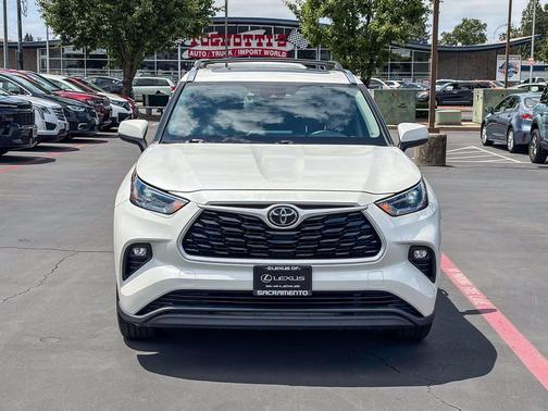 Blizzard Pearl 2021 Toyota Highlander XLE
