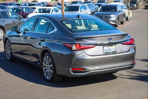 2019 Lexus ES 300h Base