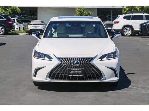 2025 Lexus ES 300h Base