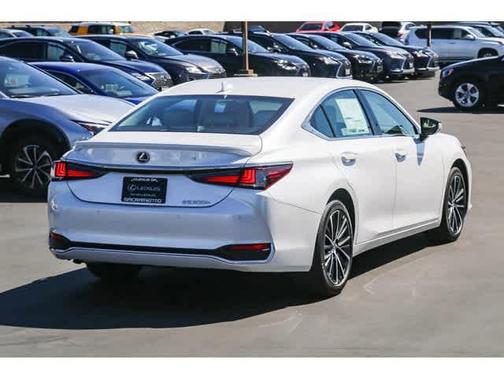 2025 Lexus ES 300h Base