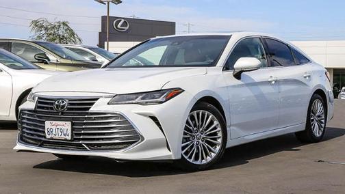 Photo 1 of 32 of 2020 Toyota Avalon Limited