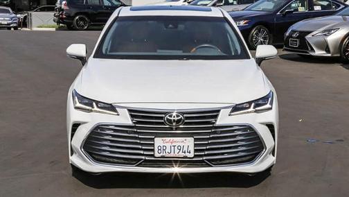 Photo 2 of 32 of 2020 Toyota Avalon Limited