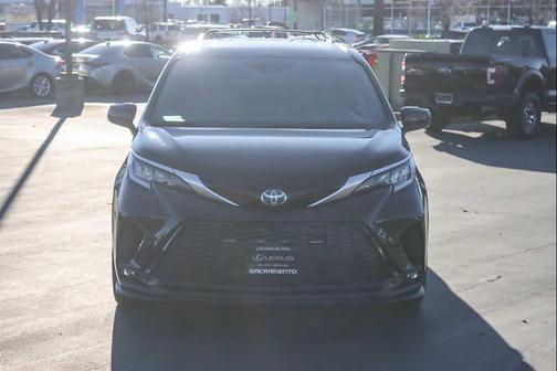 2023 Toyota Sienna XSE 7 Passenger