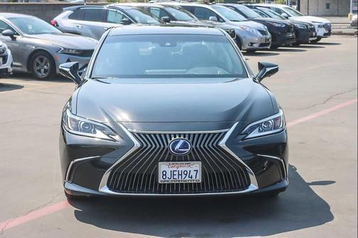 2019 Lexus ES 300h Luxury