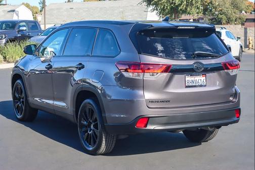 2019 Toyota Highlander SE