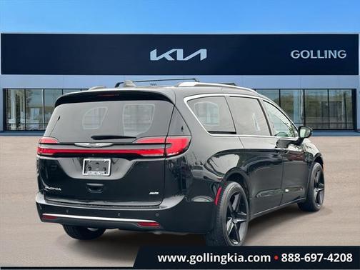 2021 Chrysler Pacifica Touring L