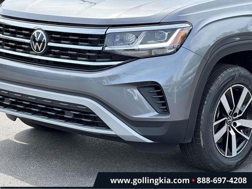 Platinum Gray Metallic 2023 Volkswagen Atlas 2.0T SE