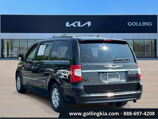 Brilliant Black Crystal Pearlcoat 2012 Chrysler Town & Country Touring