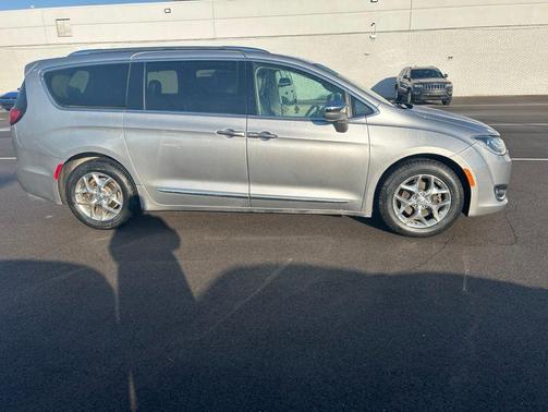 Billet Silver Metallic Clearcoat 2019 Chrysler Pacifica Limited