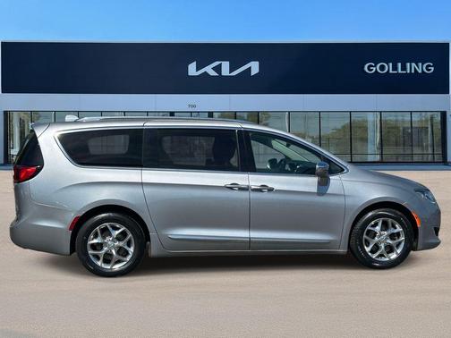 Billet Silver Metallic Clearcoat 2019 Chrysler Pacifica Limited