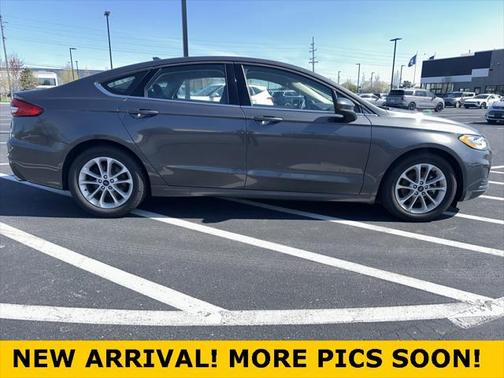 2020 Ford Fusion SE