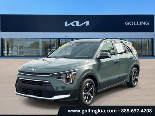 Cityscape Green 2024 Kia Niro EX