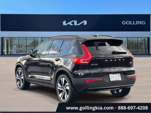 2025 Volvo XC40 B5 Plus Dark Theme