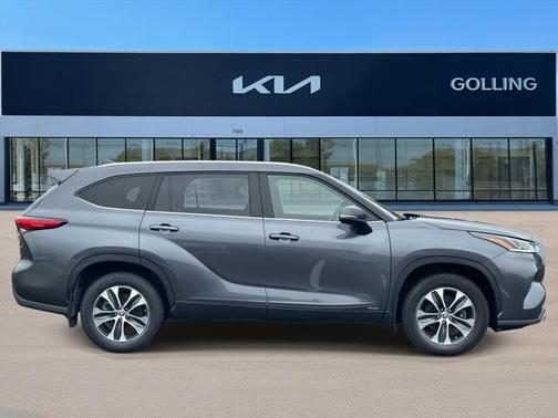 2023 Toyota Highlander Hybrid Platinum