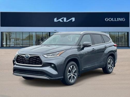 2023 Toyota Highlander Hybrid Platinum