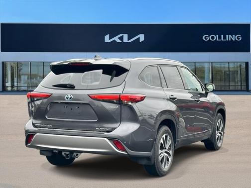 2023 Toyota Highlander Hybrid Platinum
