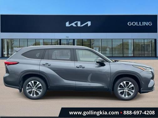 2023 Toyota Highlander Hybrid Platinum