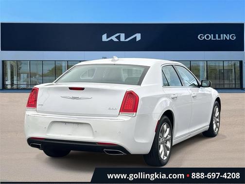2021 Chrysler 300 Touring