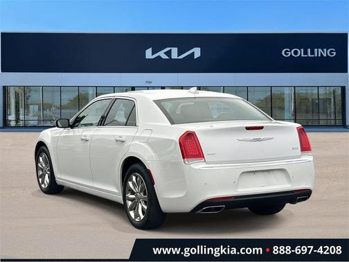 2021 Chrysler 300 Touring