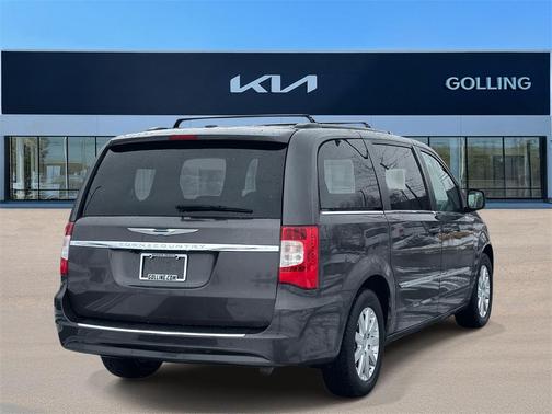 2015 Chrysler Town & Country Touring