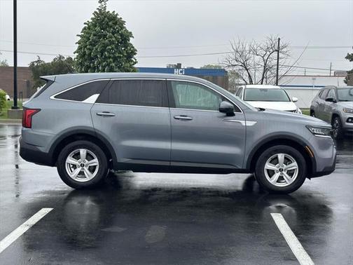 2023 Kia Sorento LX