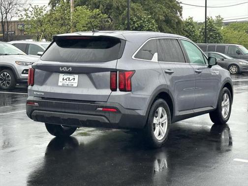 2023 Kia Sorento LX